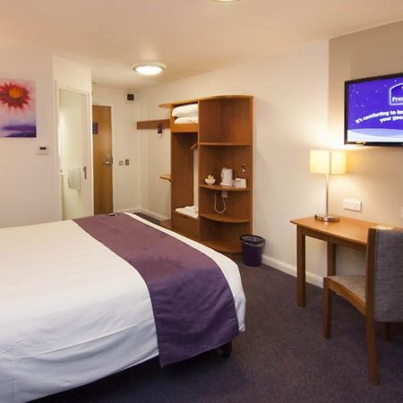 Premier Inn Chester City Centre Exterior photo