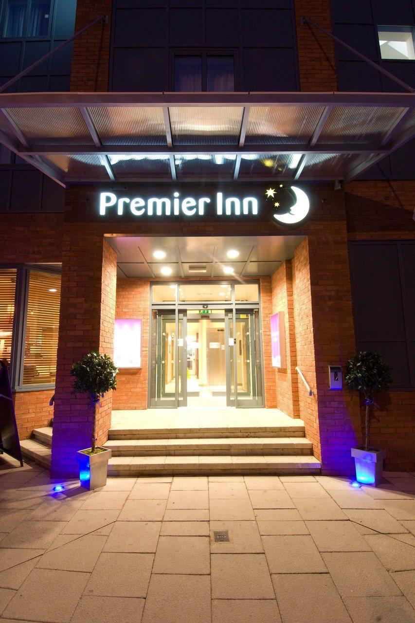 Premier Inn Chester City Centre Exterior photo