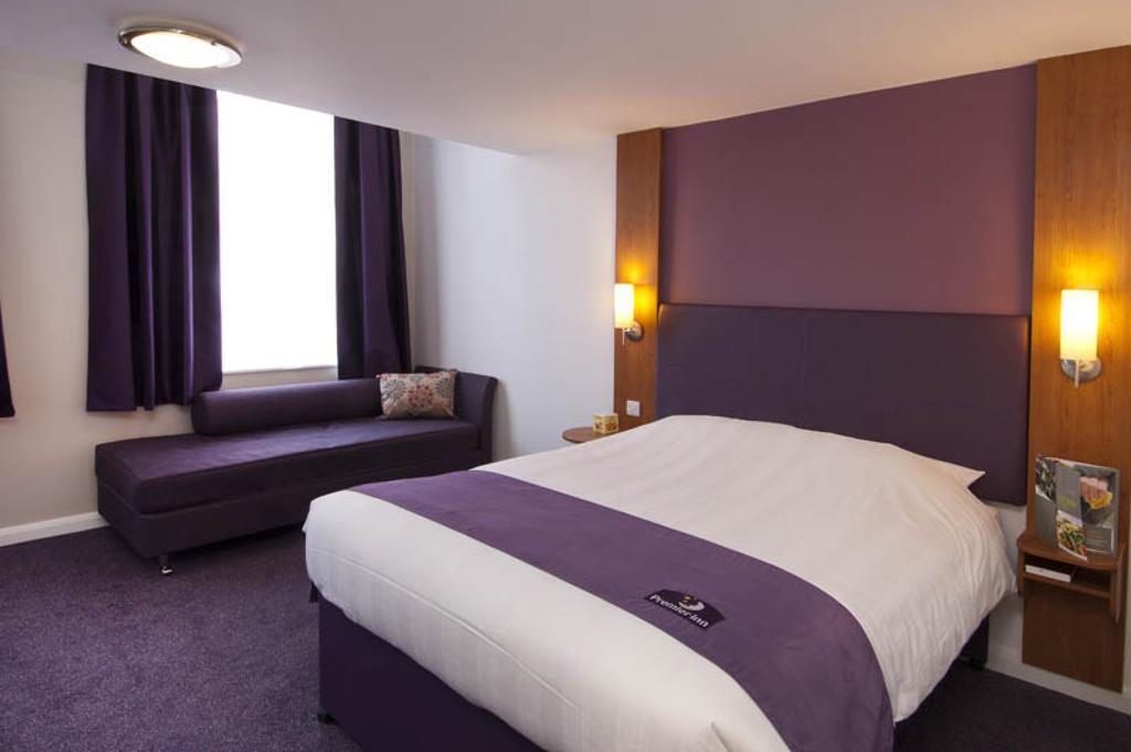 Premier Inn Chester City Centre Exterior photo