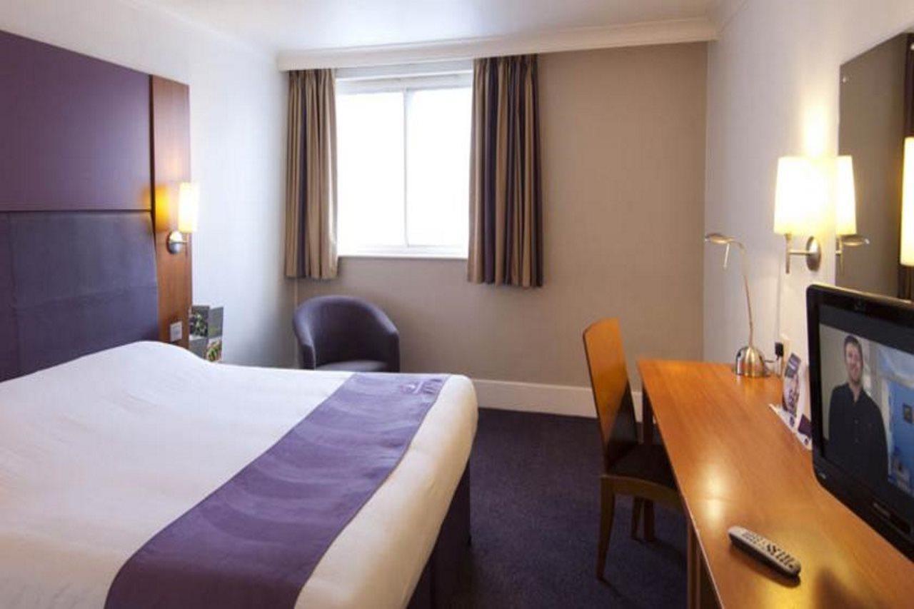 Premier Inn Chester City Centre Exterior photo