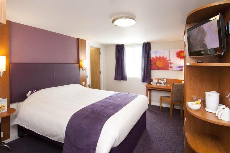 Premier Inn Chester City Centre Exterior photo