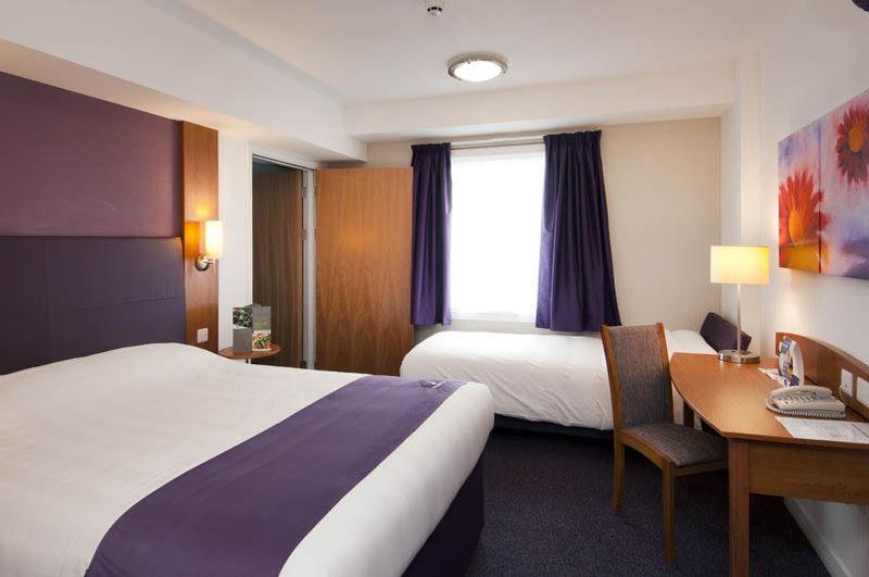 Premier Inn Chester City Centre Exterior photo
