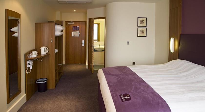 Premier Inn Chester City Centre Exterior photo